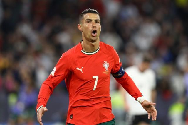 C罗超越梅西！成为世预赛历史射手榜第二，距离第一还差2球！